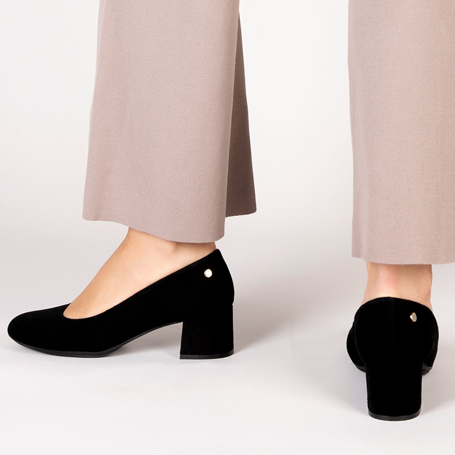 URBAN REDONDO - Zapatos de tacón bajo de ante en NEGRO