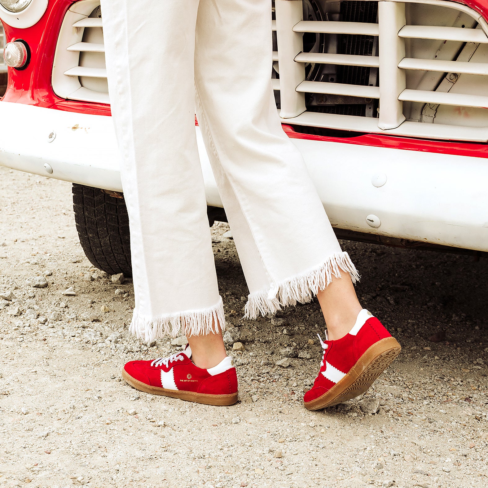 STÜDIO 01 - DEPORTIVOS ROJO