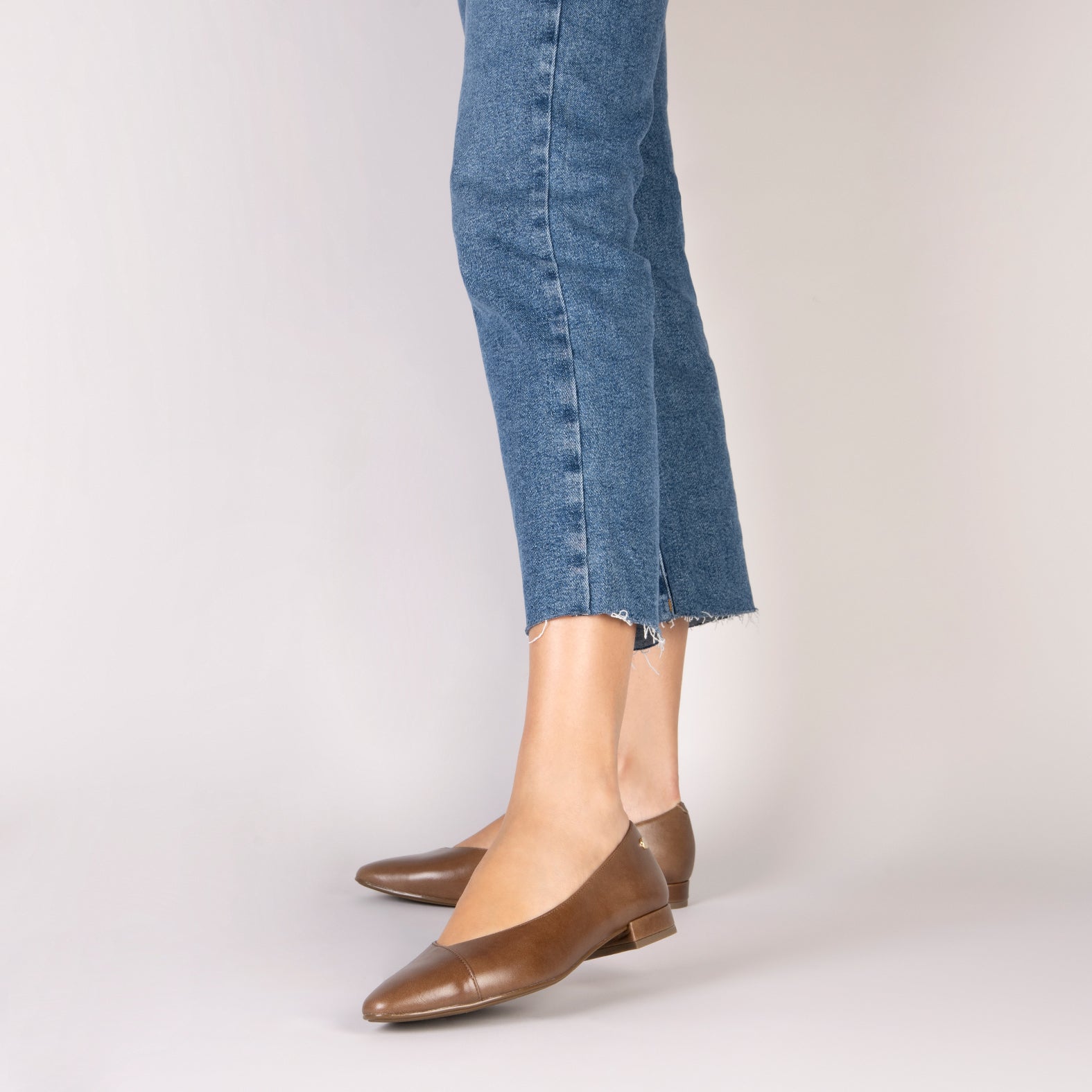 MARIE - Bailarinas tacón bajo TAUPE