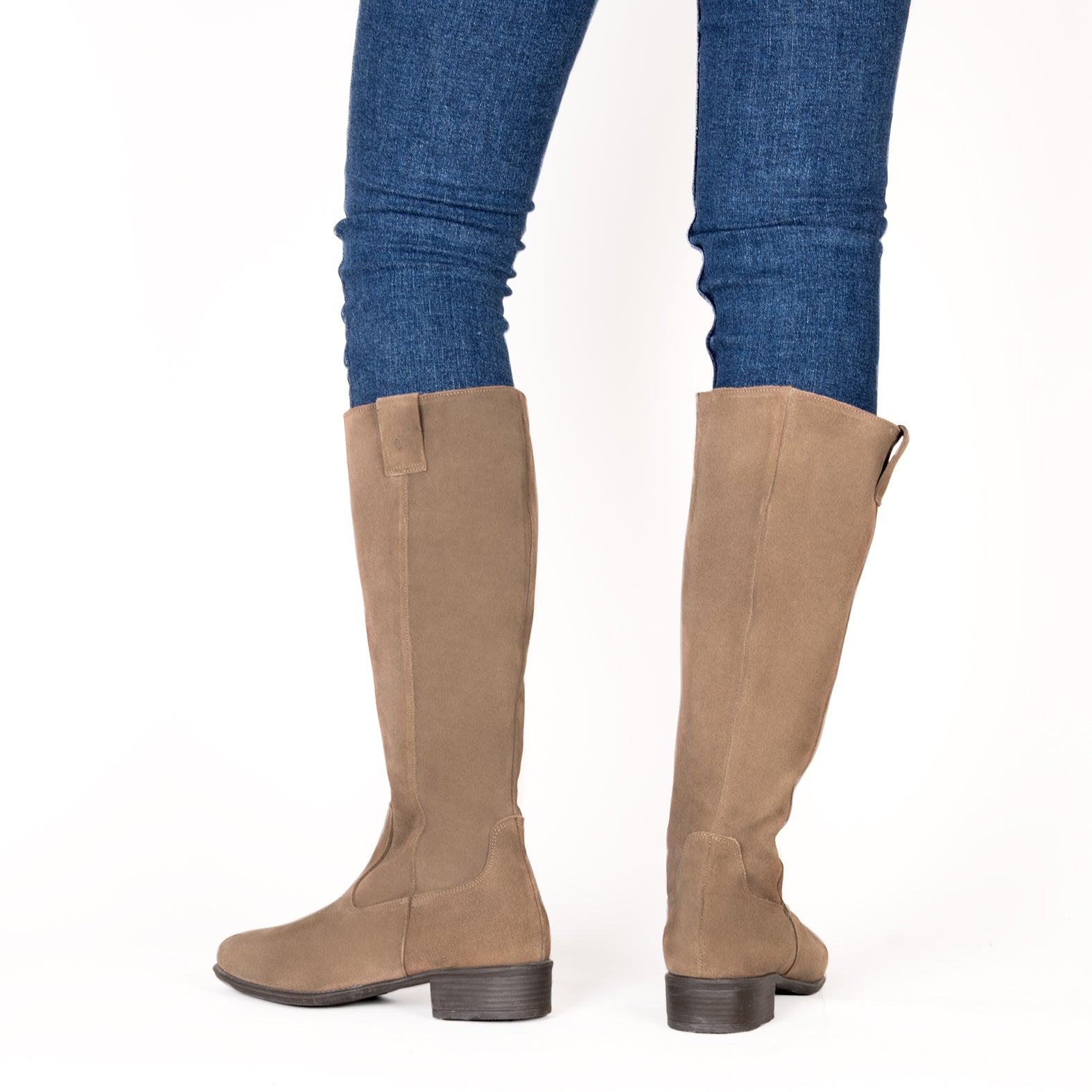 TEXAS – Bottes à petit talon en daim TAUPE