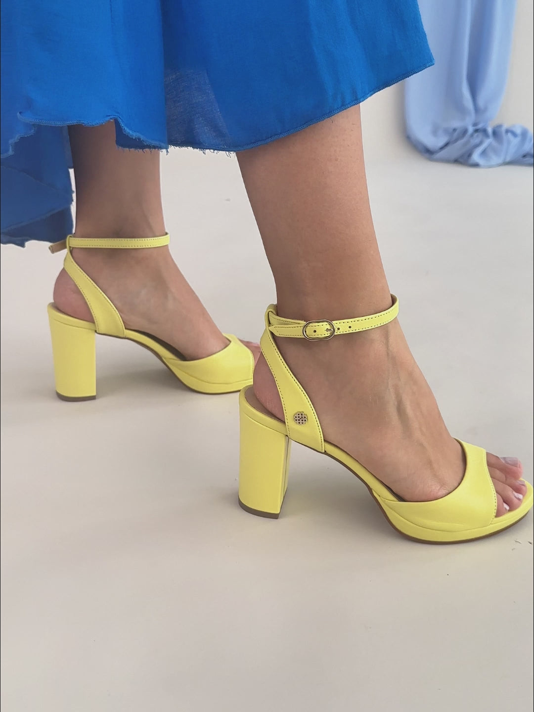 DALIDA - YELLOW Slingback block heel sandals | miMaO ®