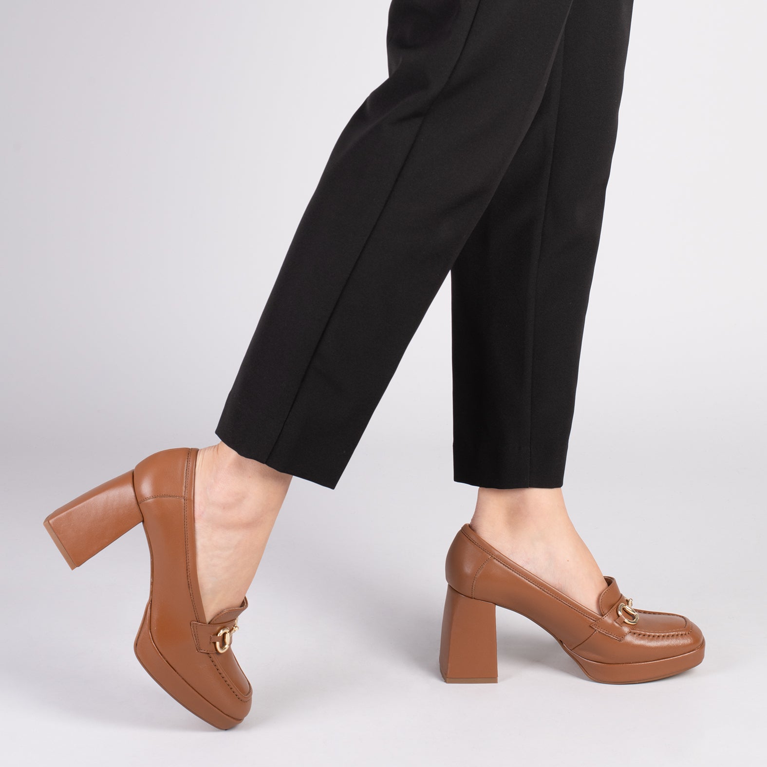 ANNETTE – CAMEL moccasins with block heel and platform