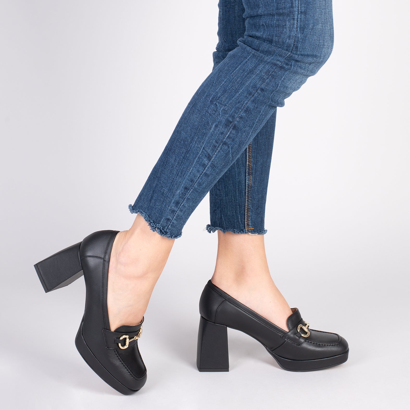 ANNETTE – BLACK moccasins with block heel and platform