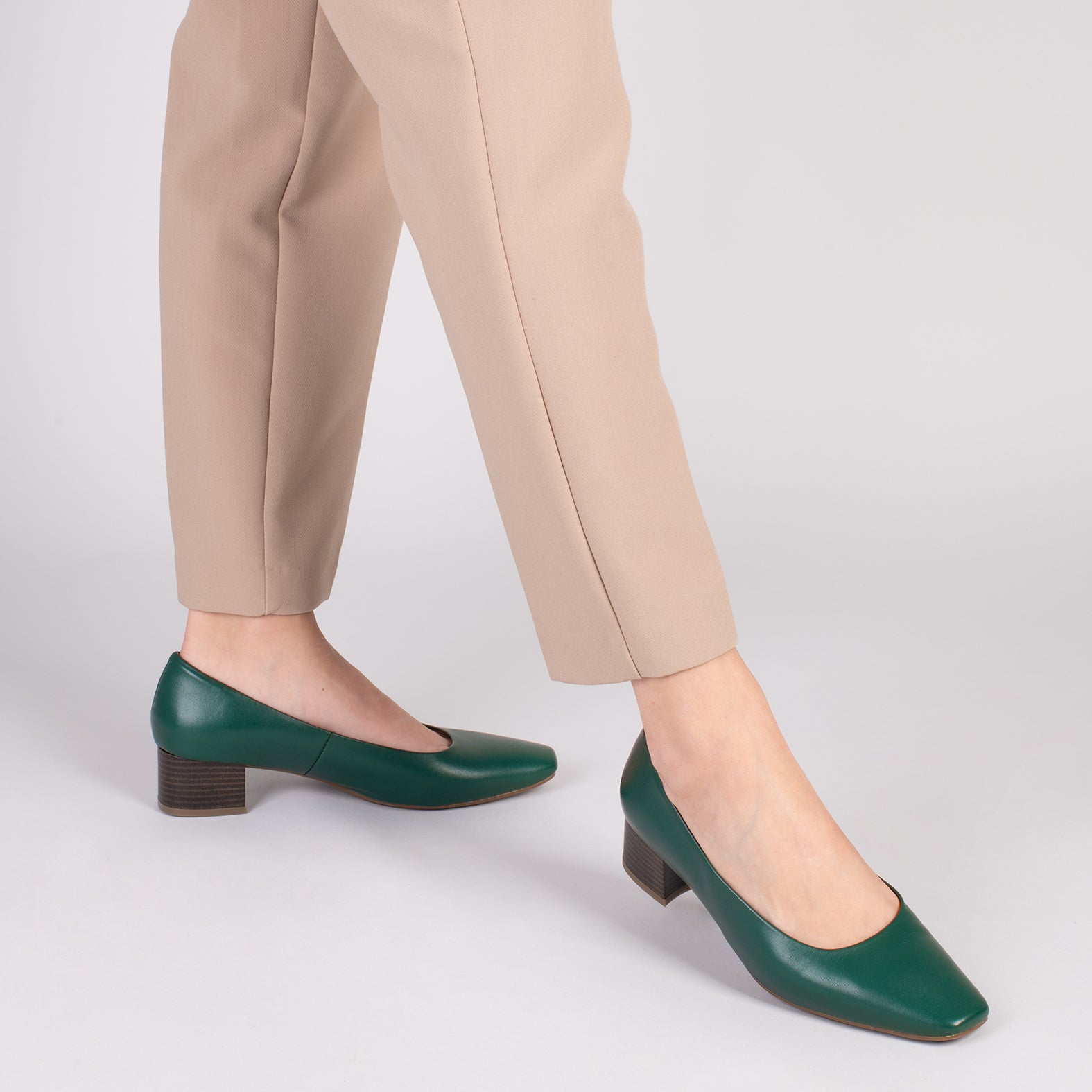 URBAN LADY – Chaussures à talon bas en cuir nappa VERT BOUTEILLE