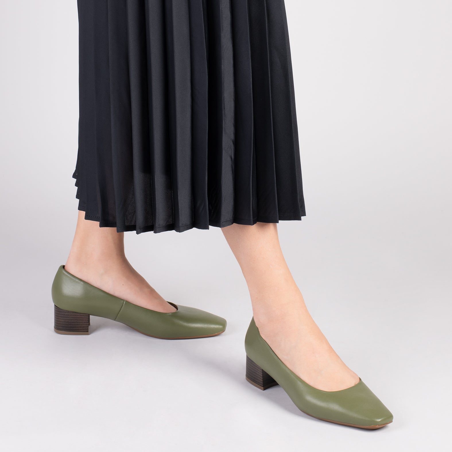 URBAN LADY – KHAKI nappa leather low heels