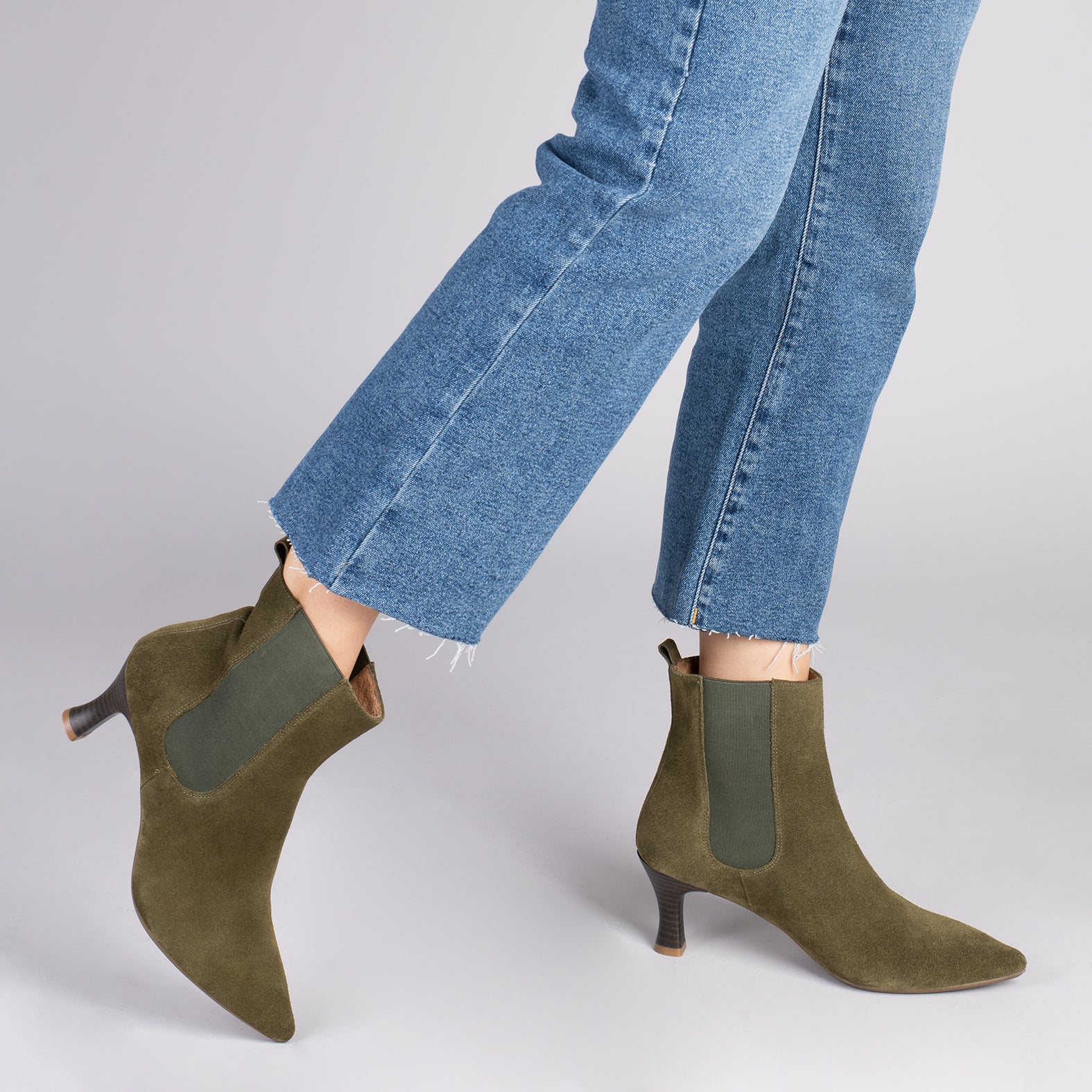 CHIC – KHAKI chelsea high heel booties