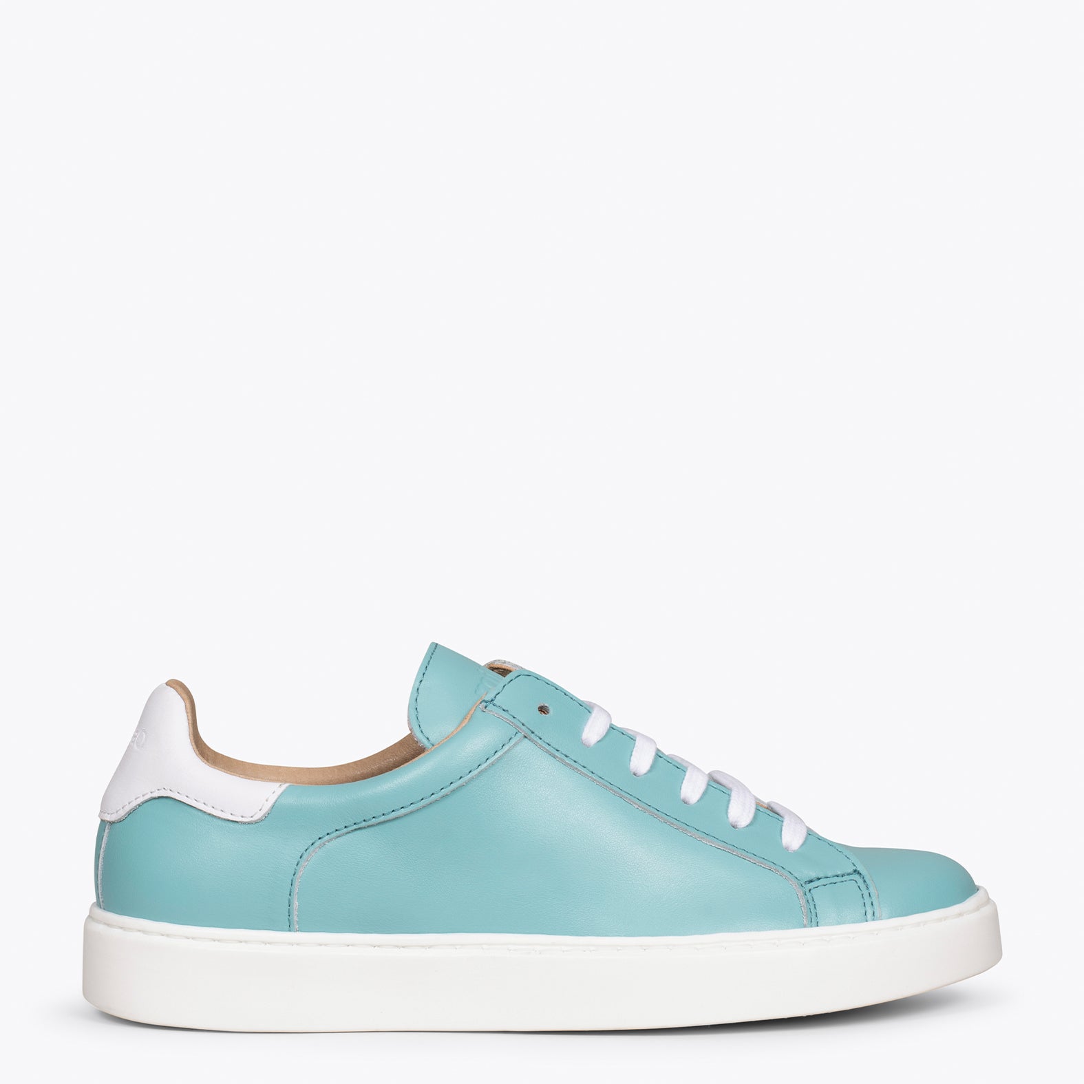 SNEAKER – BLUE sneaker with WHITE detail