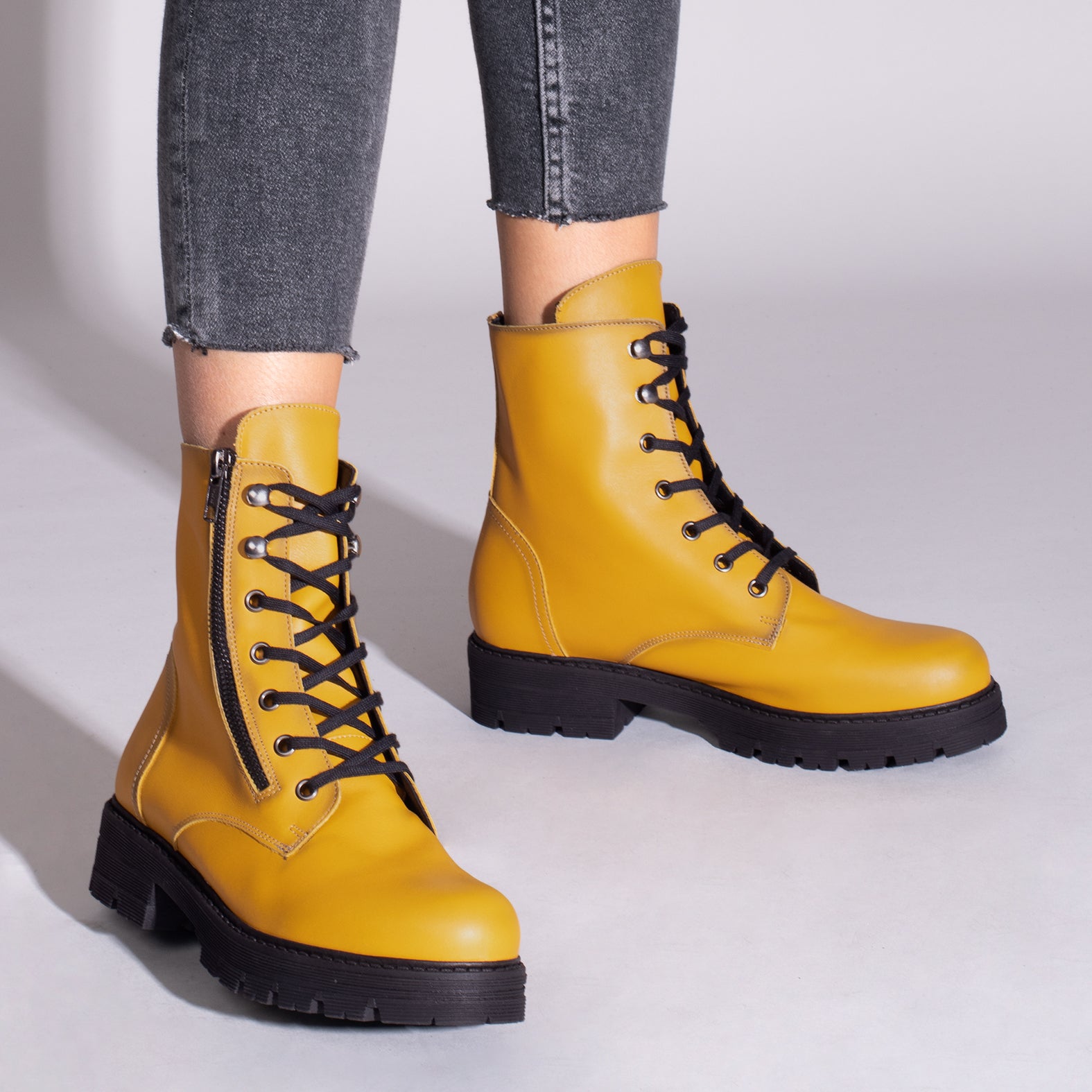 Botas amarillas best sale para mujer