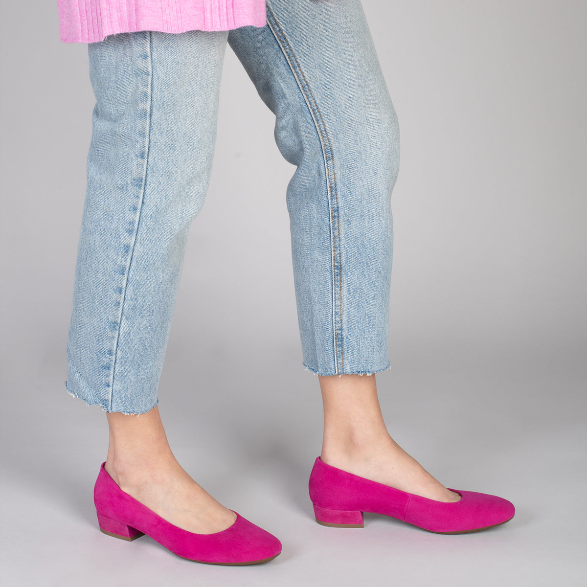 URBAN XS – Zapatos de tacón bajo de ante FUCSIA