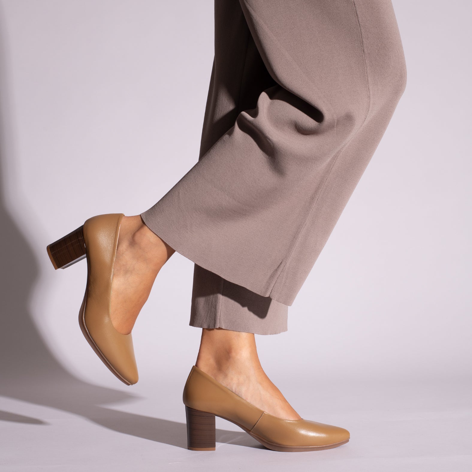 URBAN S SALON - CAMEL mid heel