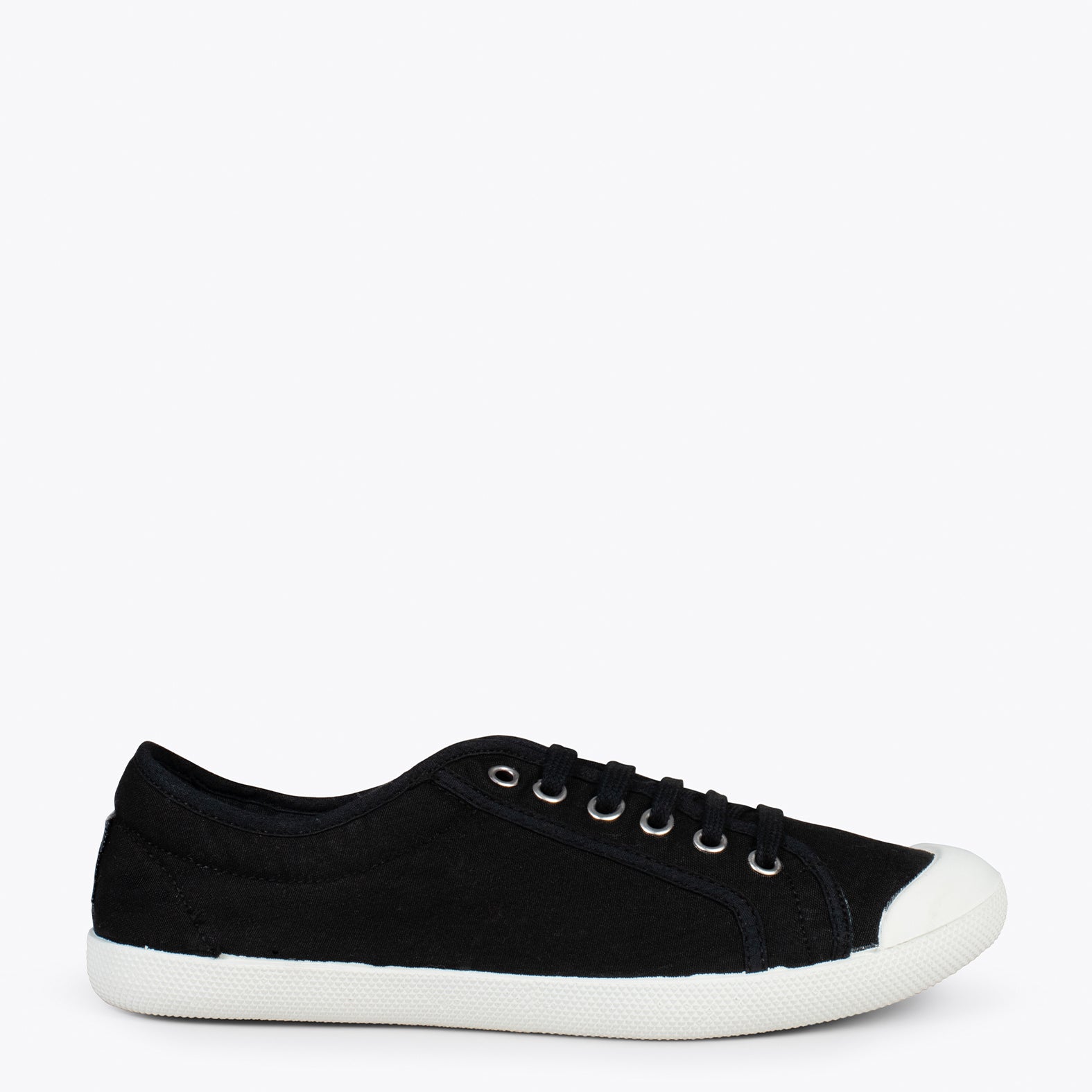 BAOBAB – BLACK BCI cotton sneakers from IO&GO