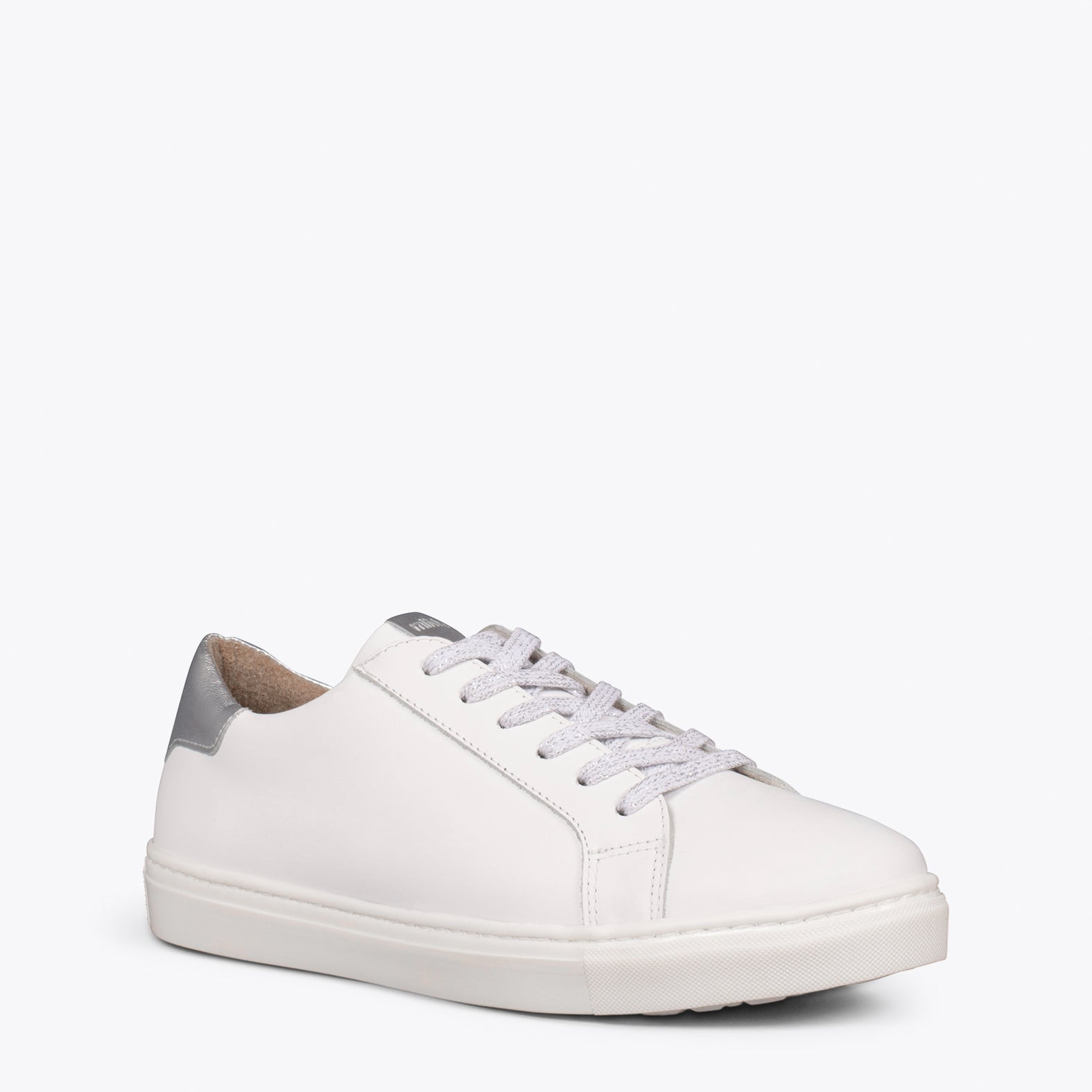 SNEAKER – WHITE and SILVER elegant lifestyle sneakers