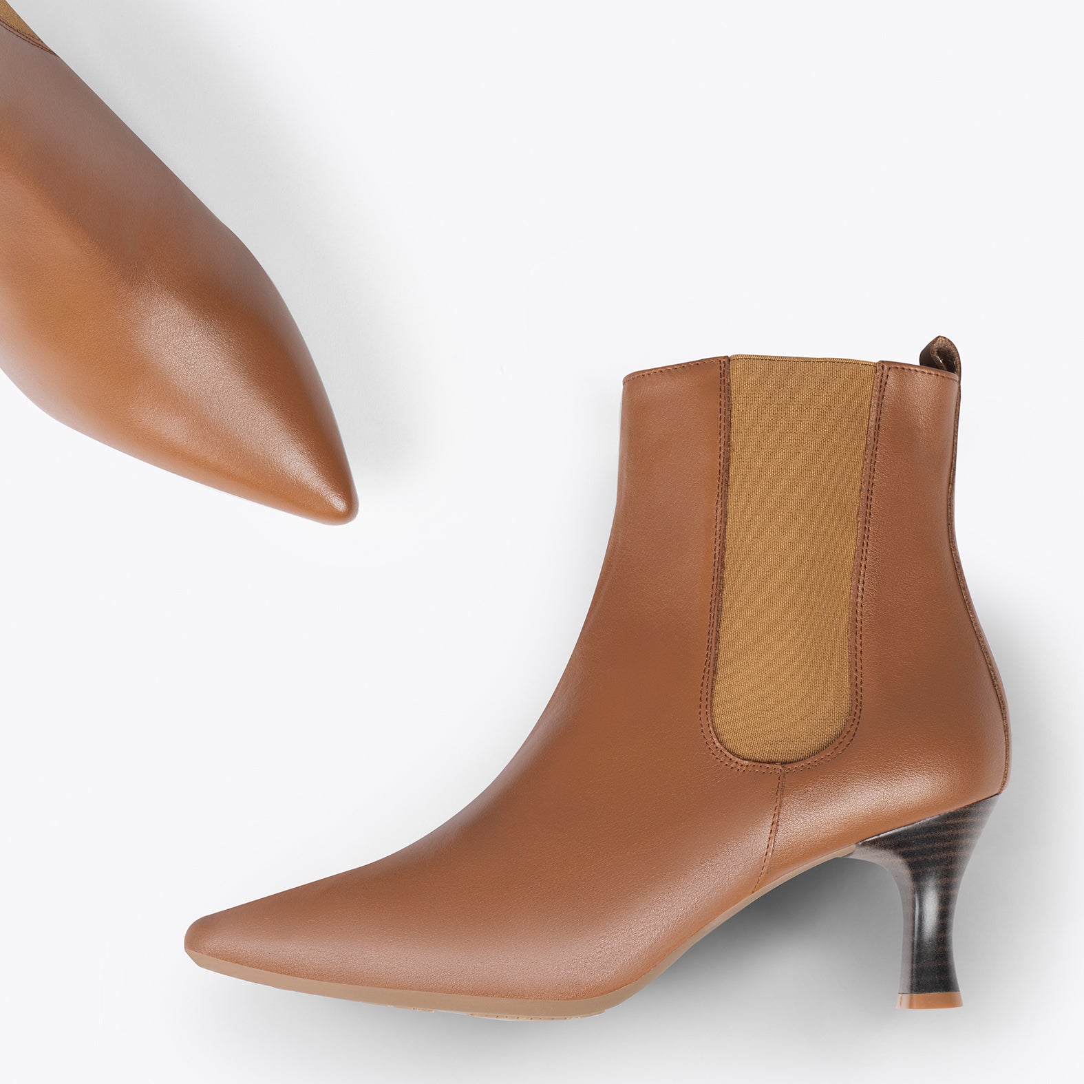 CHIC CAMEL chelsea high heel booties