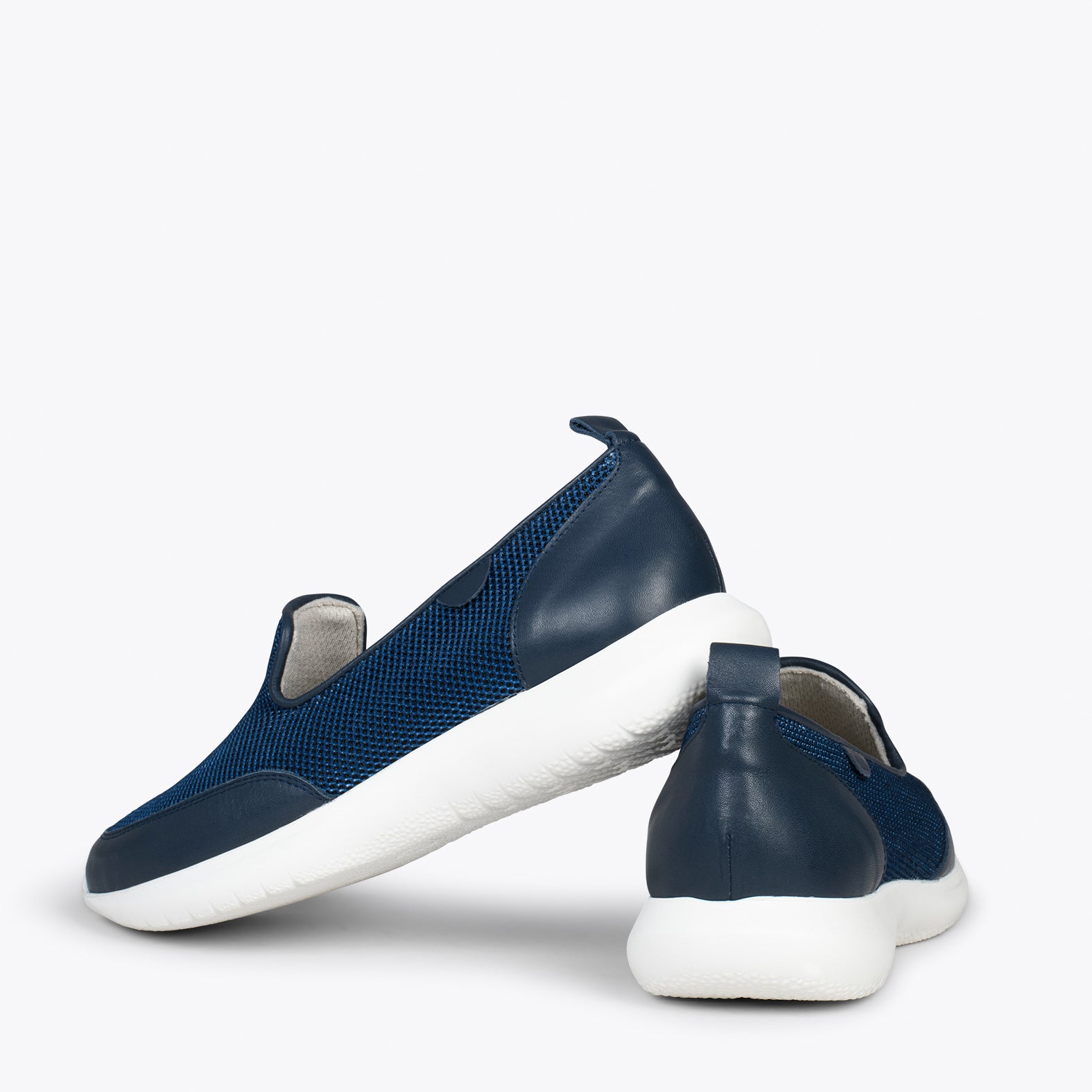 SLIPPER SPORT – NAVY sneakers with no laces and mesh design