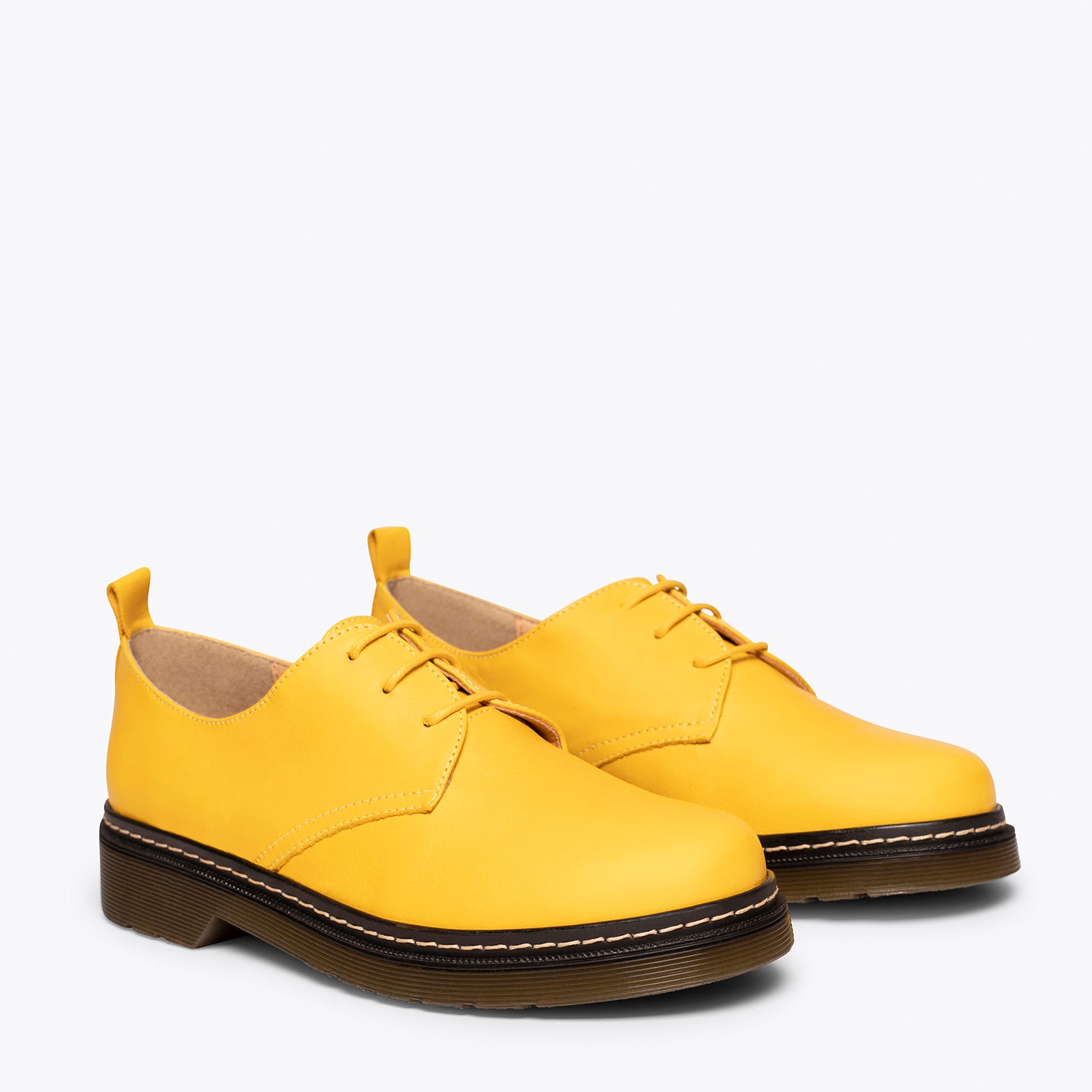 Des chaussures jaunes new arrivals