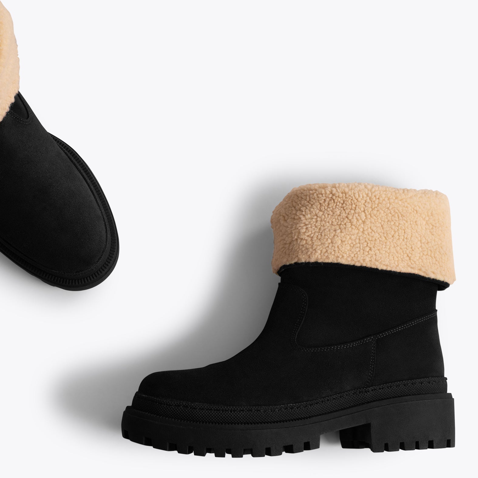 POLAR – BLACK boot crafted in water-repellent suede