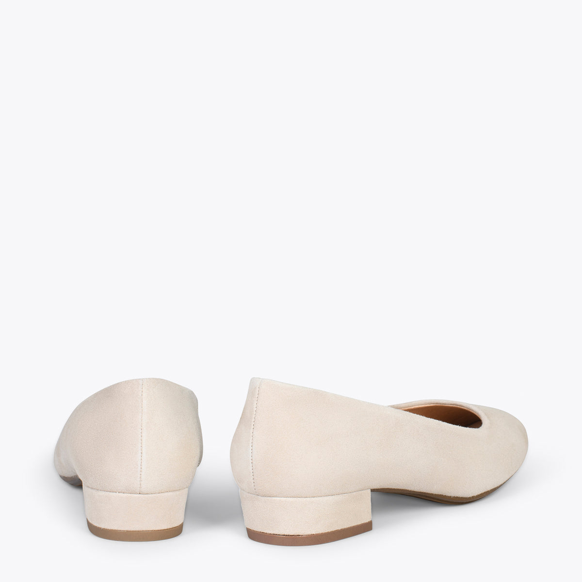 URBAN XS – Zapatos de tacón bajo de ante HUESO