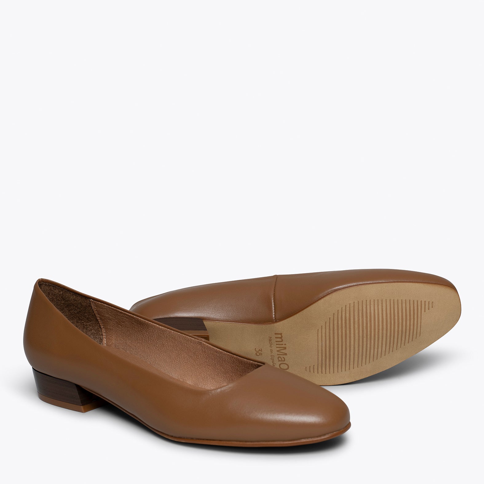 URBAN XS  - CAMEL low heel shoe