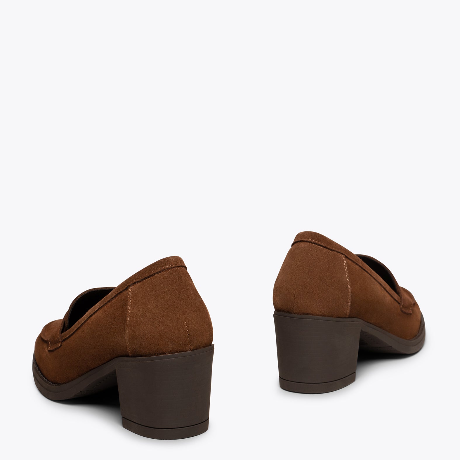 MOKKA Mocasines de mujer con tacón CUERO