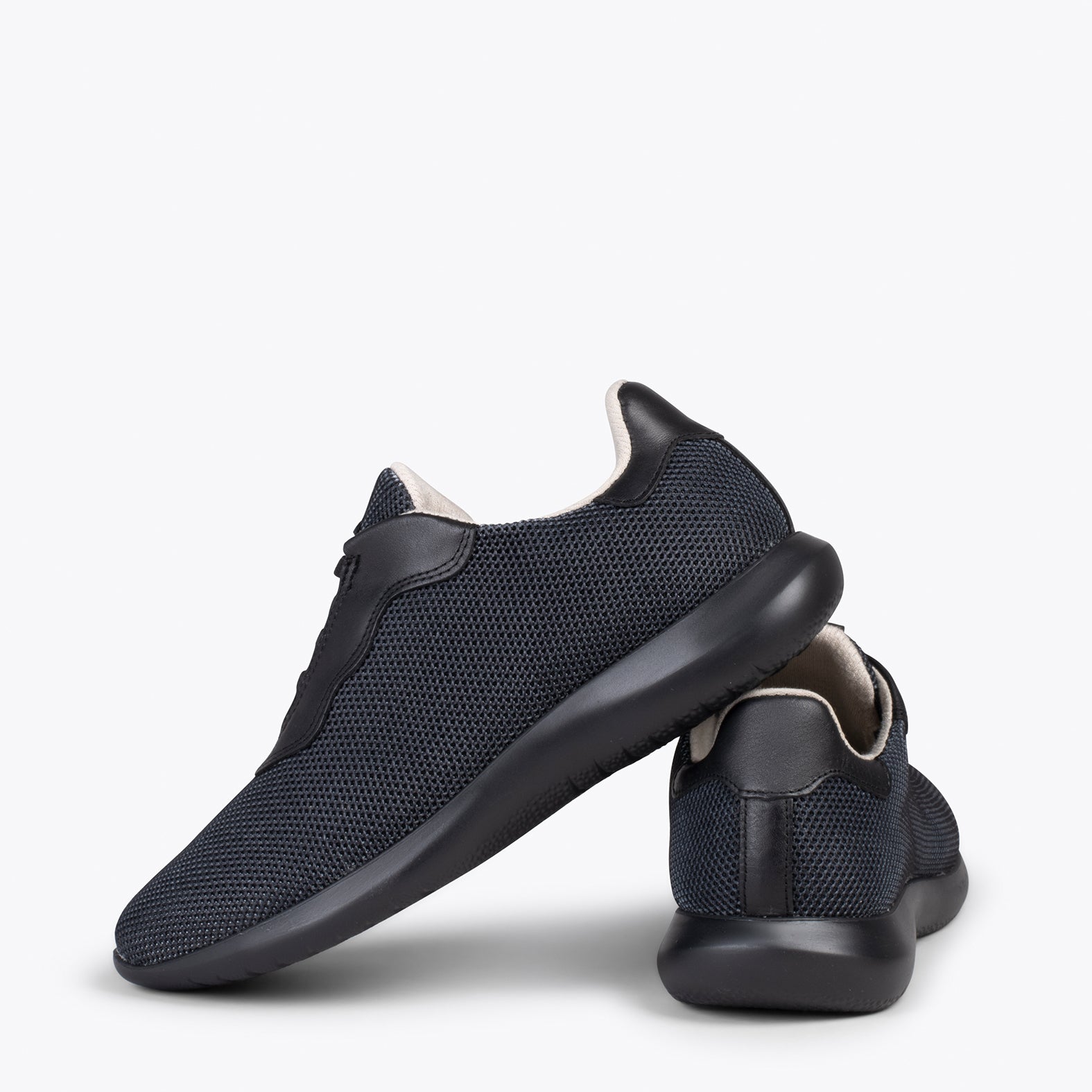 SPORT – TOTAL BLACK comfortable sock-free sneakers