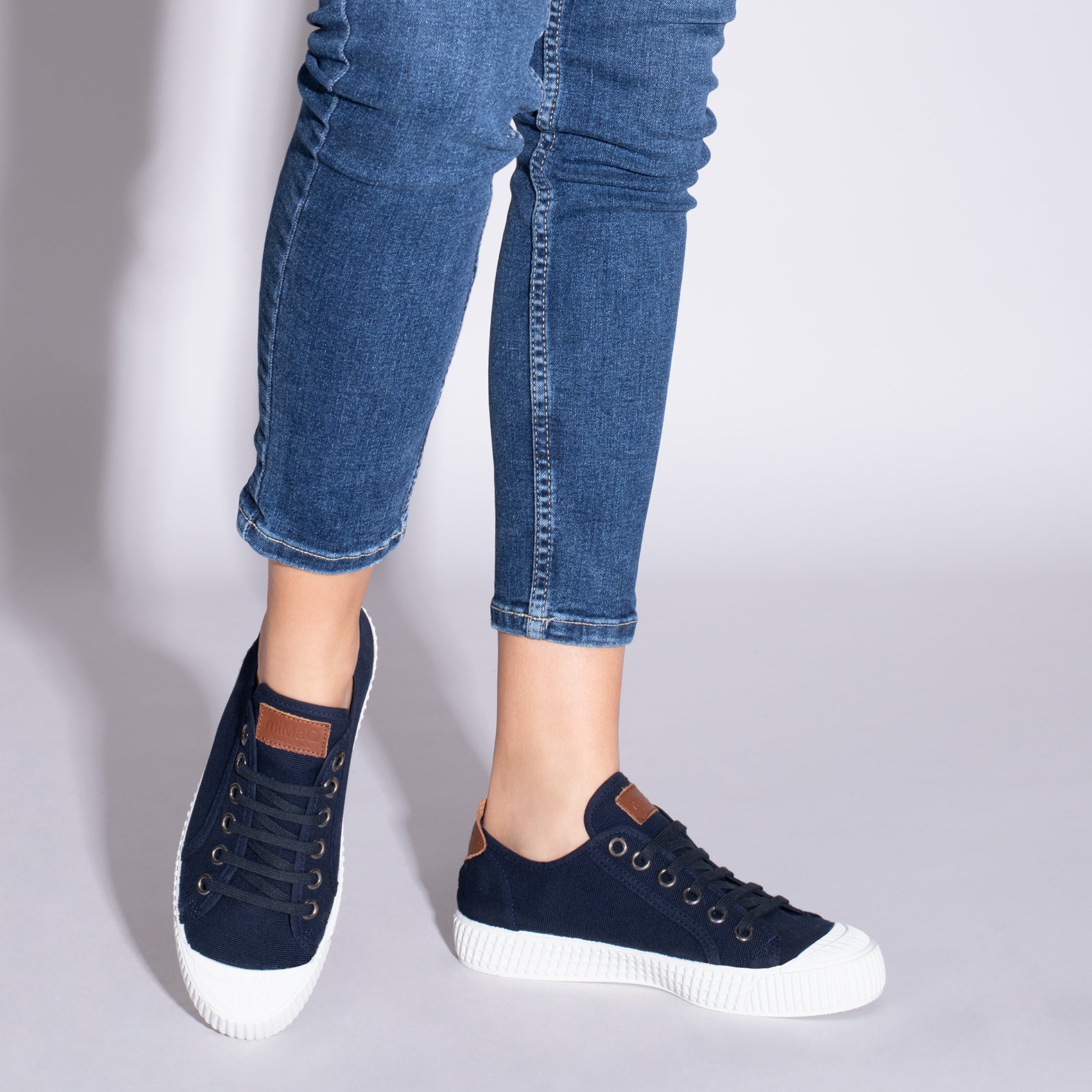 BAMBA – NAVY water-repellent canvas sneakers
