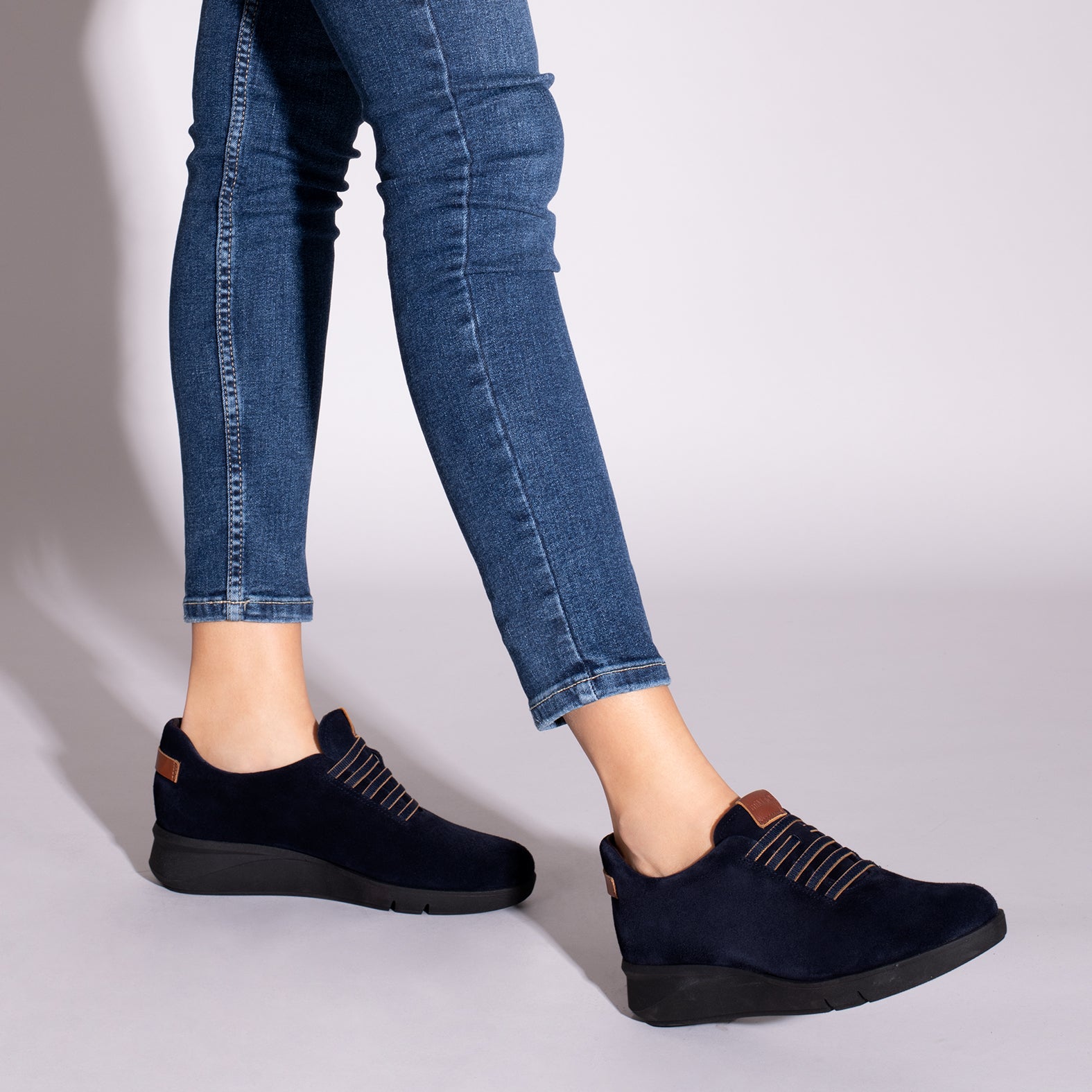 FLY – NAVY casual sneaker with elastic laces