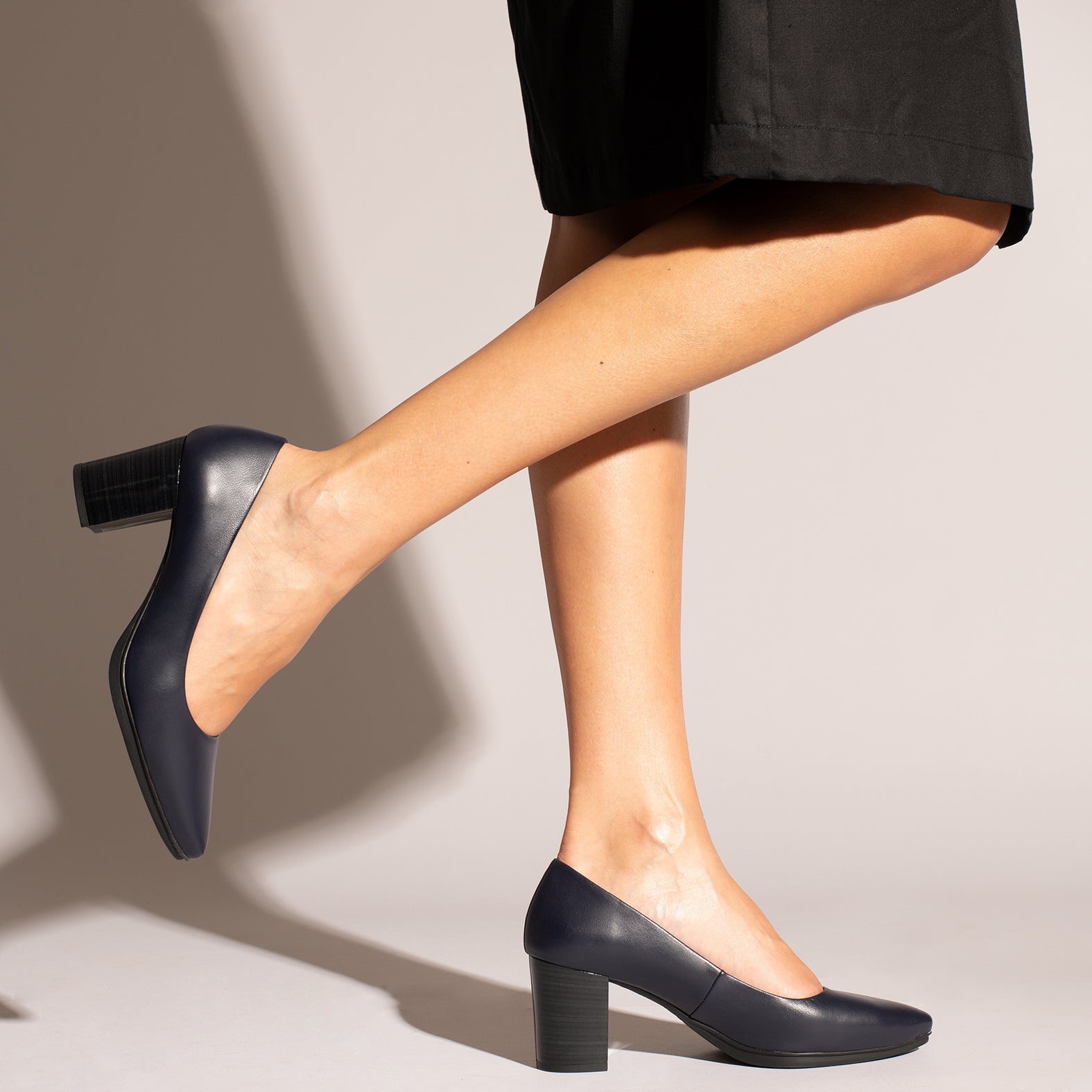 URBAN S SALON – NAVY nappa leather mid heels