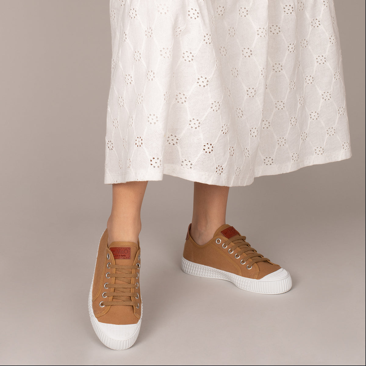 BAMBA Zapatillas de lona MARRONES para mujer