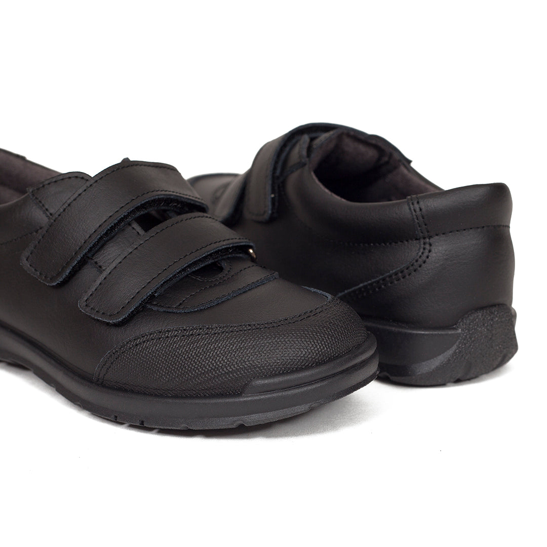 Zapatos para el colegio negro de niño made in Spain de marca miMaO