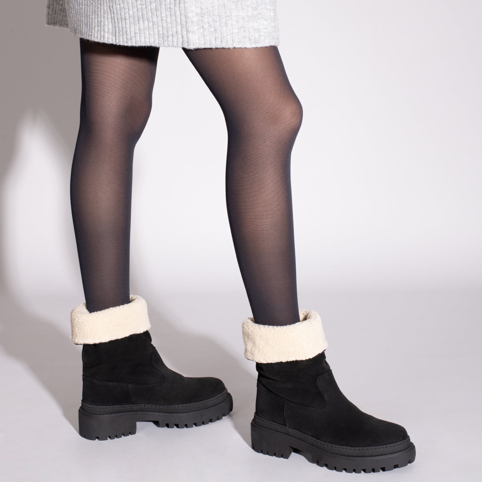 POLAR – BLACK boot crafted in water-repellent suede