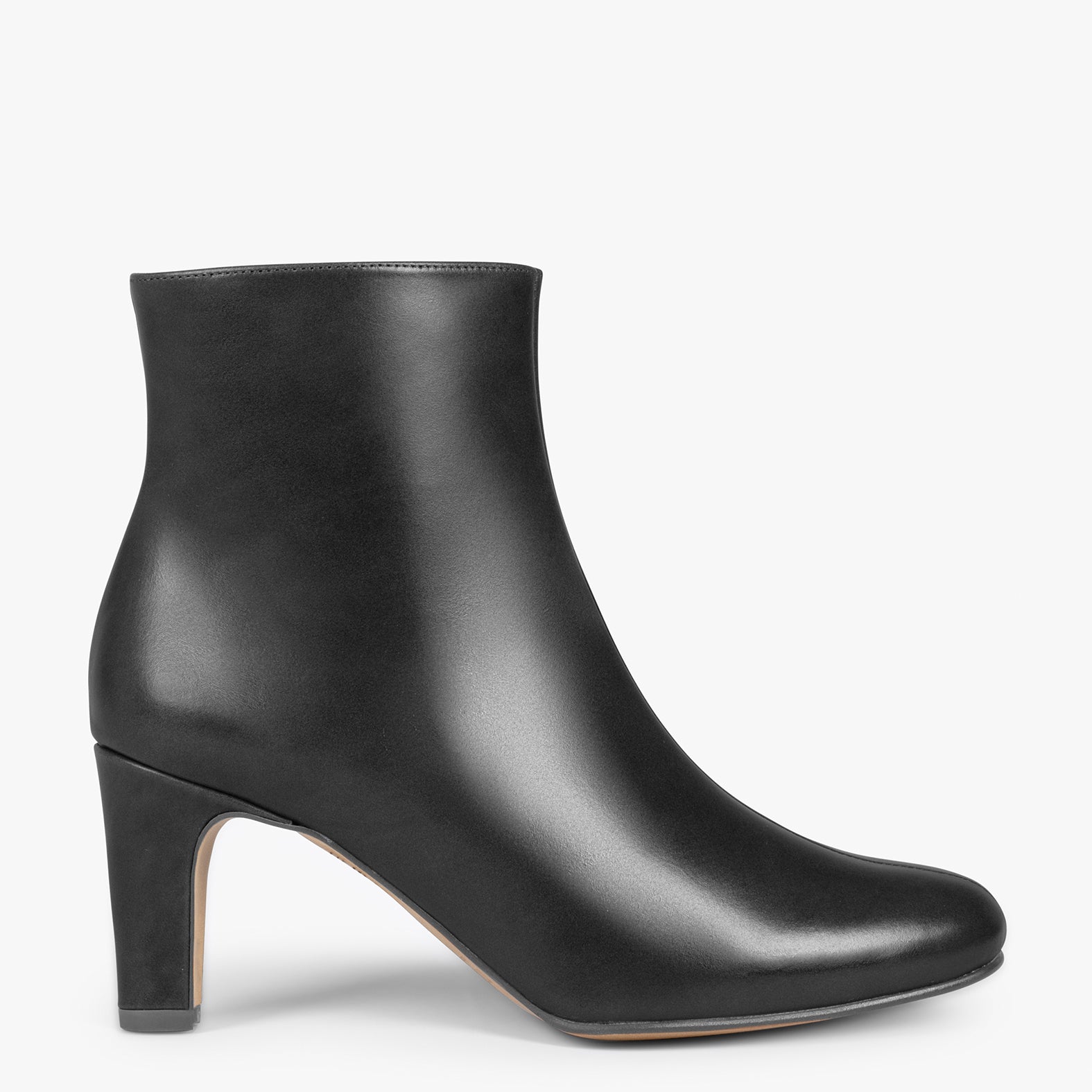 DAILY – BLACK leather bootie | miMaO