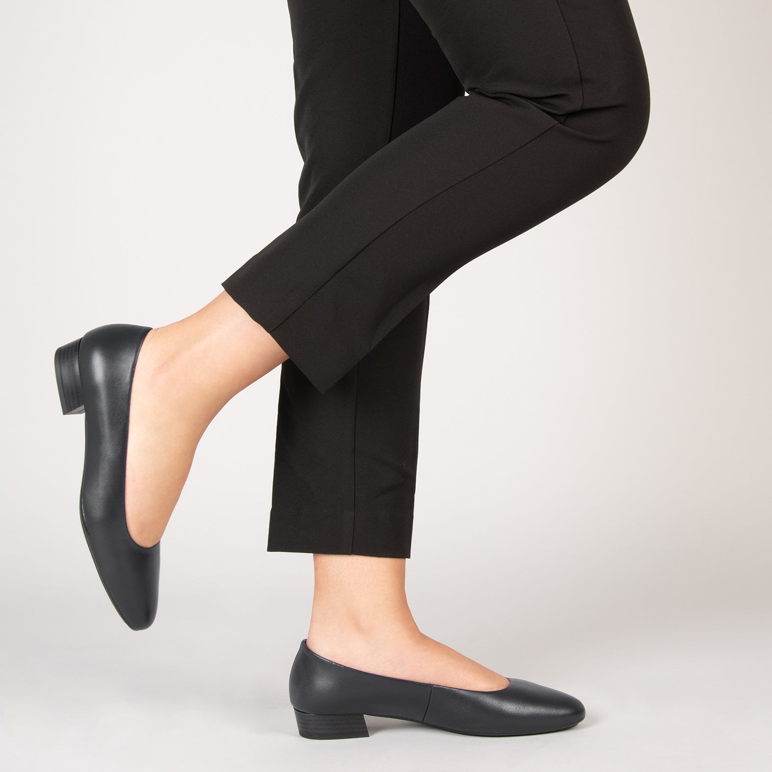 URBAN XS Zapatos de tacón bajo de napa NEGRO - miMaO ®