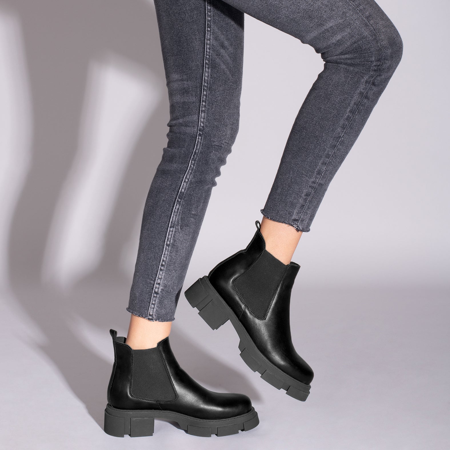 CANDEM – BLACK track sole boot