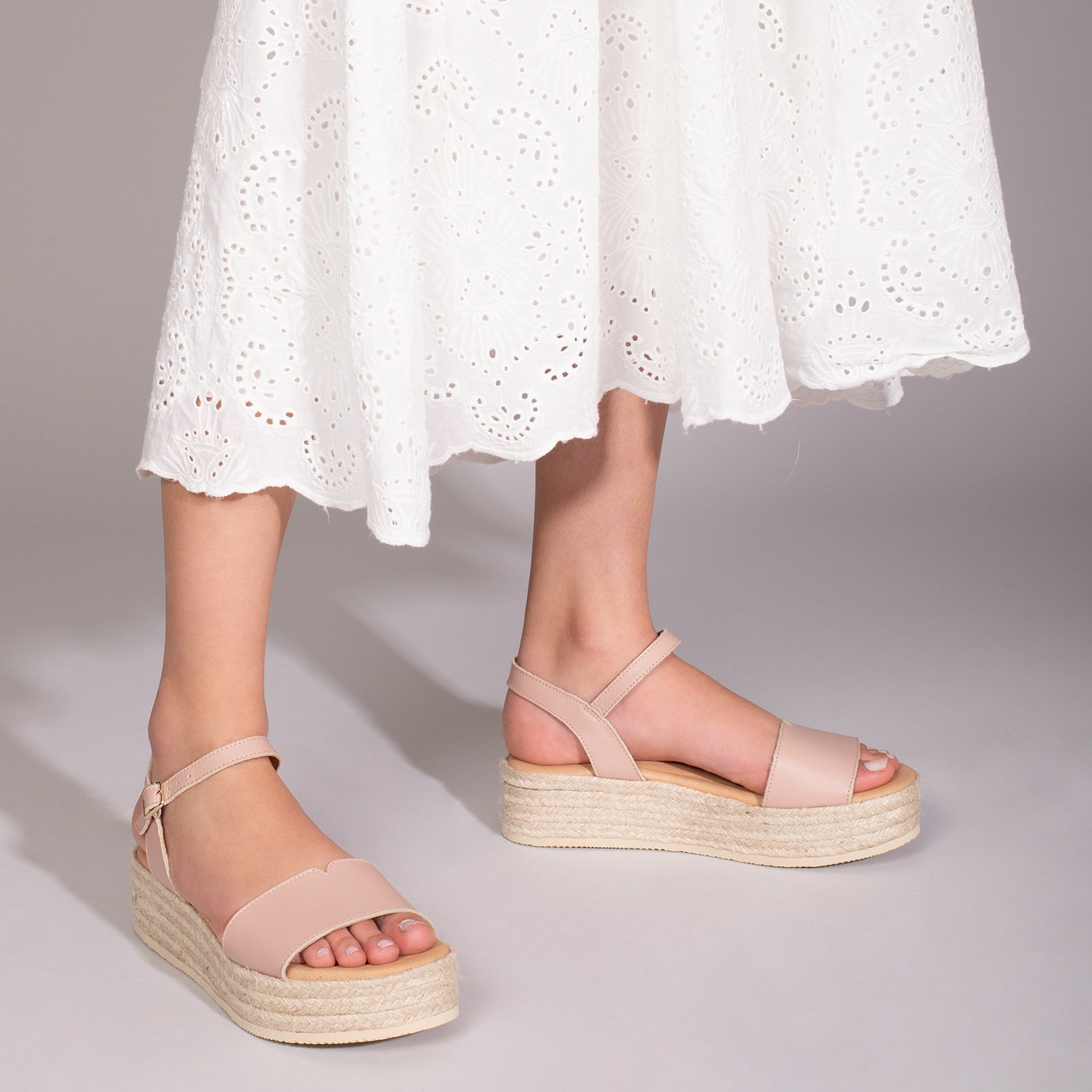 Nude discount flatform sandals