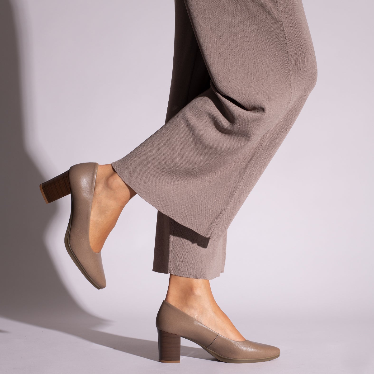 URBAN S SALON - NUDE mid heel