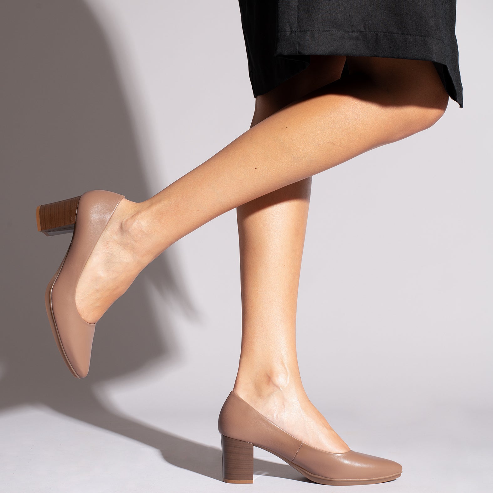 URBAN S SALON – TAUPE nappa leather mid heels