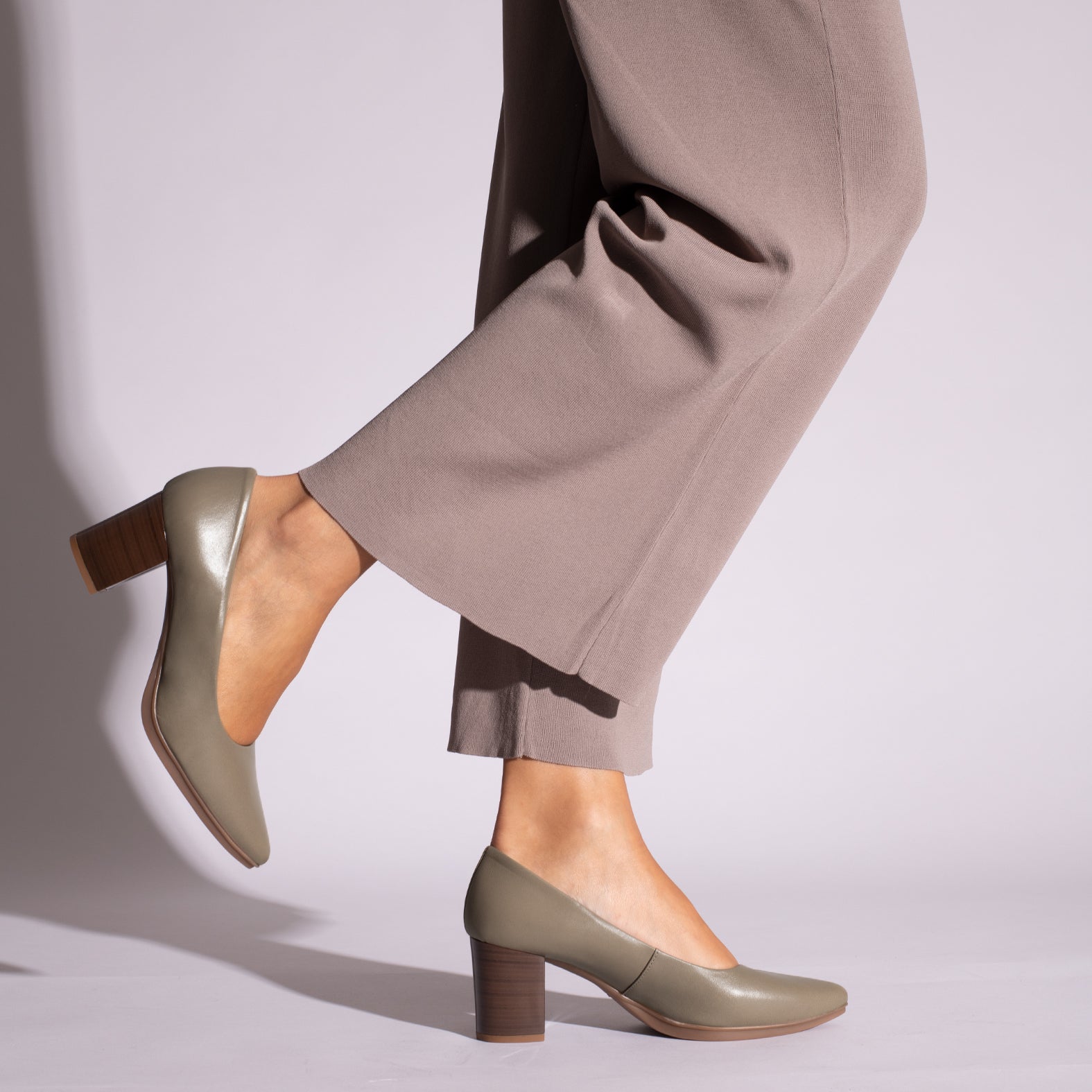 URBAN S SALON - TAUPE mid heel