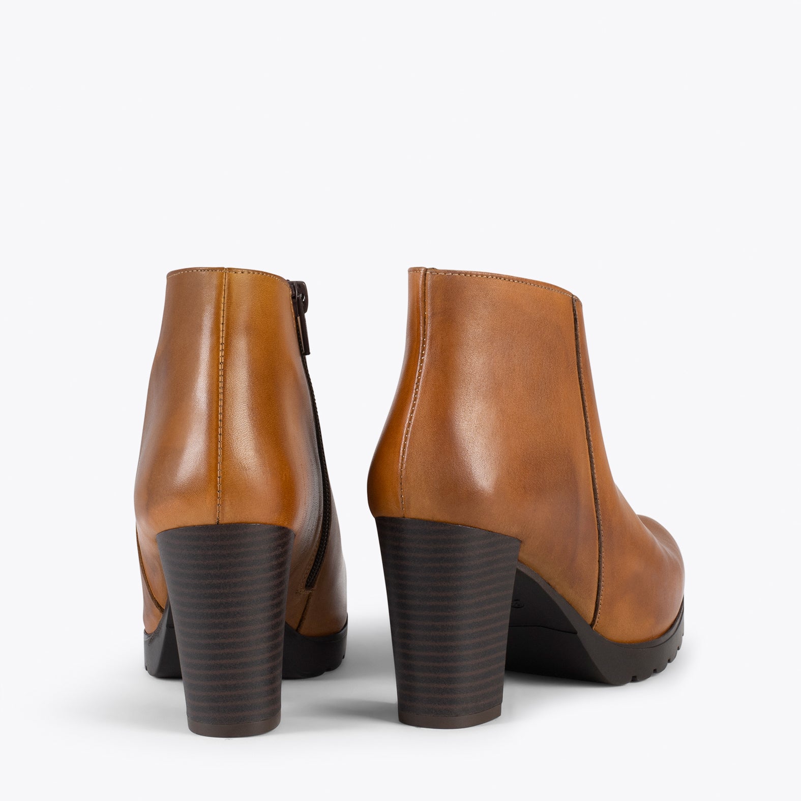 CLASSIC - Botines de mujer con tacón CAMEL